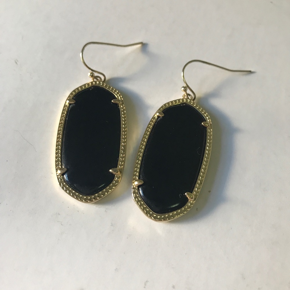 Kendra Scott Elle Drop Earring in black